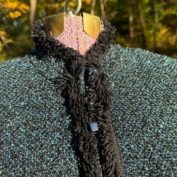 St. John bouclé tweed knit blazer in speckled blue & black w fringe trim Sz 12 - Picture 5 of 15